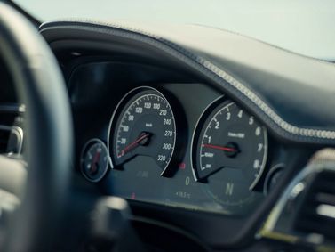 BMW M4 عملية فيس ليفت F82/F83، قابلة للتحويل — لوحة العدادات