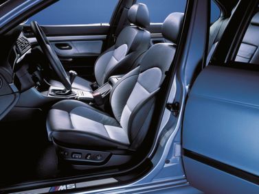 BMW M5 III (E39)، سيدان — المقاعد الأمامية