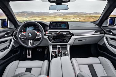 BMW M5 السادس (F90)، سيدان — لوحة القيادة