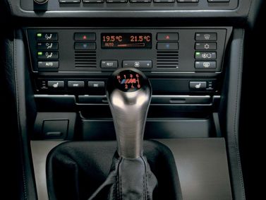 BMW M5 III (E39)، سيدان — محدد ناقل الحركة