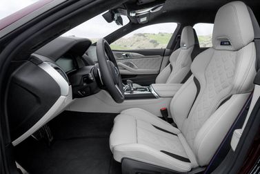 BMW M8 ط (F91/F92/F93)، سيدان Gran Coupe — منطقة السائق