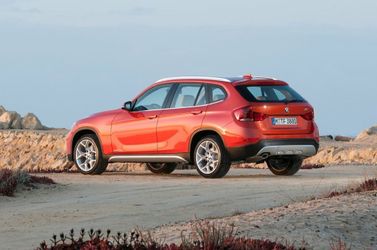 BMW X1 I (E84) فيس ليفت، دفع رباعي 5 أبواب — منظر خلفي أيمن