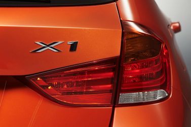BMW X1 I (E84) فيس ليفت، دفع رباعي 5 أبواب — الجزء الخلفي من السيارة عن قرب