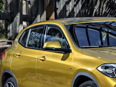 BMW X2 I (F39), Внедорожник 5 дв. — вид спереди справа