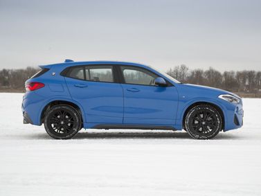 BMW X2 I (F39), Внедорожник 5 дв. — вид справа