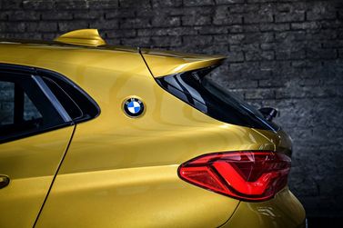 BMW X2 I (F39), Внедорожник 5 дв. — задняя часть автомобиля крупным планом