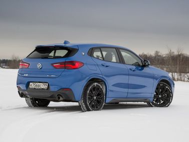BMW X2 I (F39), Внедорожник 5 дв. — вид сзади справа