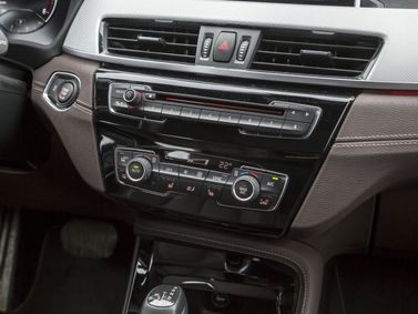 BMW X2 I (F39), Внедорожник 5 дв. — центральная консоль
