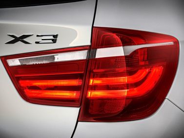 BMW X3 II (F25) فيس ليفت II (F25)، دفع رباعي 5 أبواب — المصباح الخلفي
