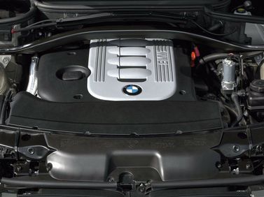 BMW X3 I (E83) فيس ليفت، دفع رباعي 5 أبواب — حجرة المحرك