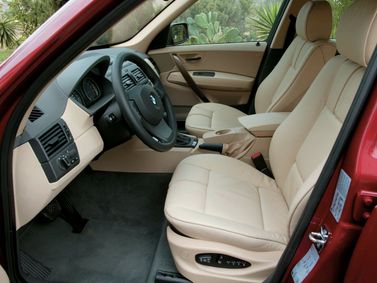 BMW X3 I (E83)، دفع رباعي 5 أبواب — منطقة السائق