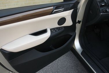 BMW X3 II (F25)، دفع رباعي 5 أبواب — تفصيل داخلي