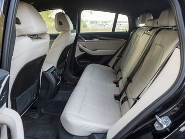 BMW X4 II (G02), Внедорожник 5 дв. — задние сиденья