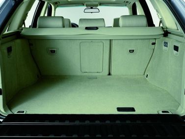 BMW X5 I (E53)، دفع رباعي 5 أبواب — حجرة الأمتعة
