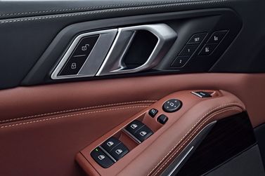 BMW X5 IV (G05/G18)، دفع رباعي 5 أبواب — تفصيل داخلي