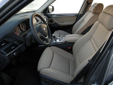 BMW X5 II (E70)، دفع رباعي 5 أبواب — منطقة السائق