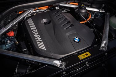 BMW X5 عملية فيس ليفت IV (G05/G18)، دفع رباعي 5 أبواب — حجرة المحرك
