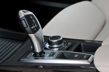 BMW X5 عملية فيس ليفت II (E70)، دفع رباعي 5 أبواب — محدد ناقل الحركة