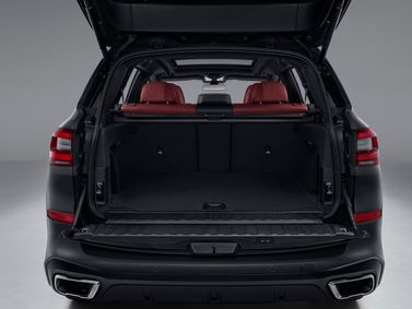 BMW X5 IV (G05/G18)، دفع رباعي 5 أبواب Long — حجرة الأمتعة