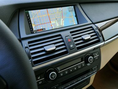 BMW X5 عملية فيس ليفت II (E70)، دفع رباعي 5 أبواب — شاشة نظام المعلومات والترفيه