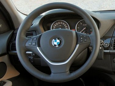 BMW X5 II (E70)، دفع رباعي 5 أبواب — عجلة القيادة