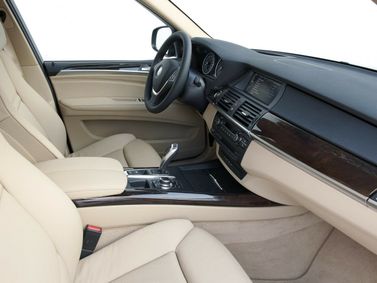 BMW X5 عملية فيس ليفت II (E70)، دفع رباعي 5 أبواب — منطقة السائق