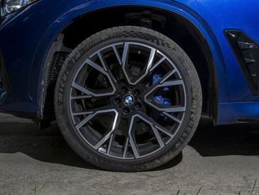 BMW X5 M III (F95)، دفع رباعي 5 أبواب — جنط العجلة