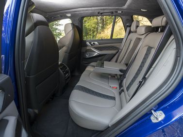 BMW X5 M III (F95)، دفع رباعي 5 أبواب — المقاعد الخلفية