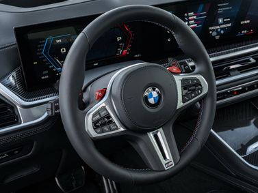 BMW X5 M عملية فيس ليفت III (F95)، دفع رباعي 5 أبواب — عجلة القيادة