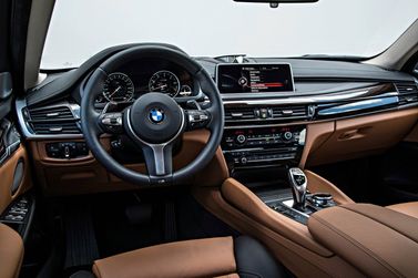 BMW X6 II (F16)، دفع رباعي 5 أبواب — منطقة السائق