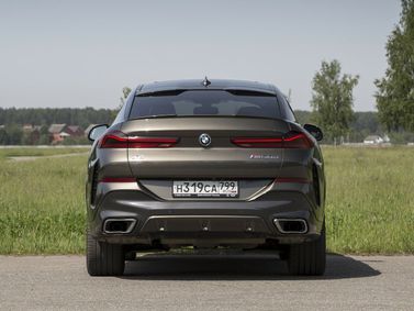 BMW X6 III (G06), Внедорожник 5 дв. — вид сзади