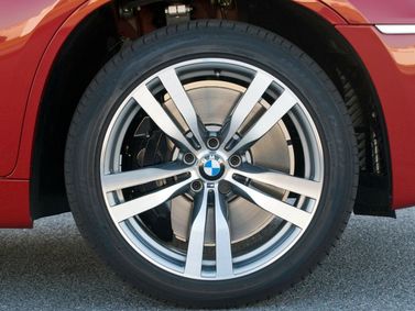 BMW X6 M ط (E71)، دفع رباعي 5 أبواب — جنط العجلة