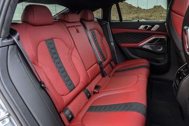 BMW X6 M III (F96) Рестайлинг, Внедорожник 5 дв. — задние сиденья