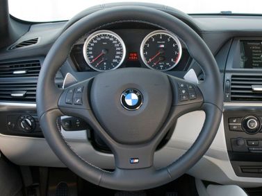 BMW X6 M ط (E71)، دفع رباعي 5 أبواب — عجلة القيادة