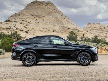 BMW X6 M III (F96), Внедорожник 5 дв. — вид справа