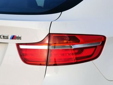BMW X6 M I (E71) فيس ليفت، دفع رباعي 5 أبواب — المصباح الخلفي