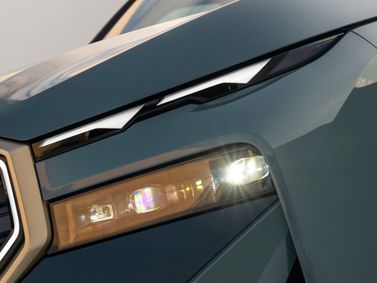 BMW XM، دفع رباعي 5 أبواب — المصباح الأمامي