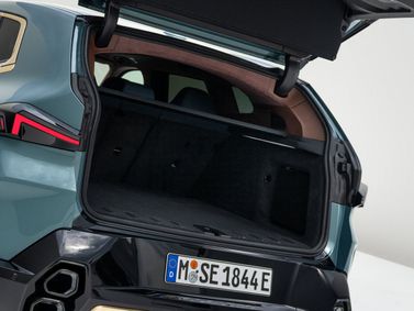 BMW XM، دفع رباعي 5 أبواب — حجرة الأمتعة