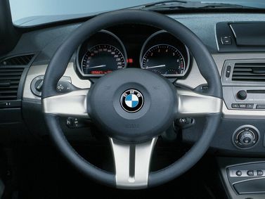 BMW Z4 I (E85/E86)، رودستر — عجلة القيادة