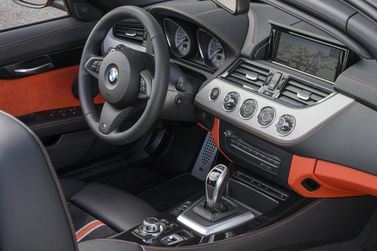 BMW Z4 عملية فيس ليفت II (E89)، رودستر — منطقة السائق