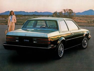 Buick Century V، سيدان — منظر خلفي أيمن