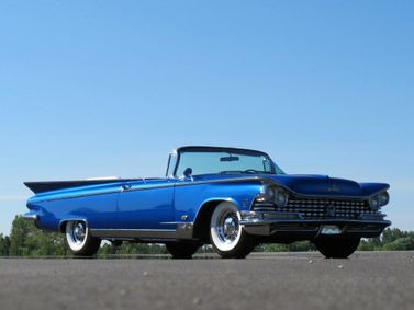 Buick Electra I, Кабриолет — вид спереди справа