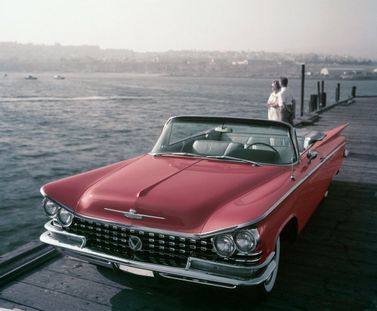 Buick Electra I, Кабриолет — вид спереди справа