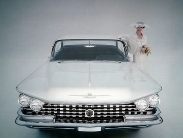 Buick Electra I, Седан — вид спереди