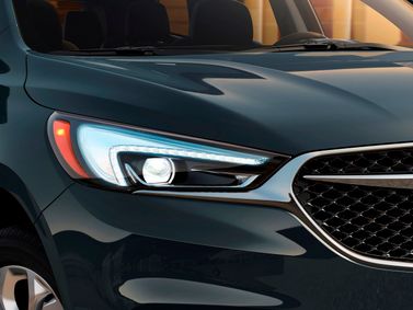 Buick Enclave ثانياً، دفع رباعي 5 أبواب — المصباح الأمامي