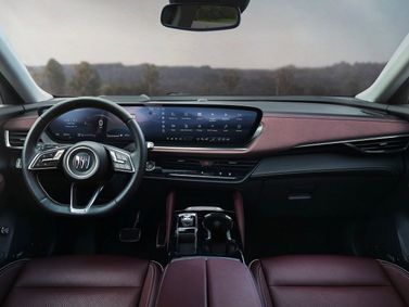 Buick Envision II Рестайлинг, Внедорожник 5 дв. S — место водителя