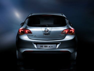 Buick Excelle ثانياً، هاتشباك 5 أبواب — منظر خلفي