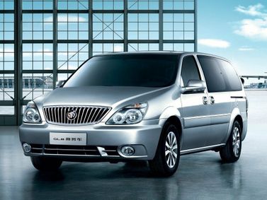 Buick GL8 I، ميني فان — منظر أمامي أيمن