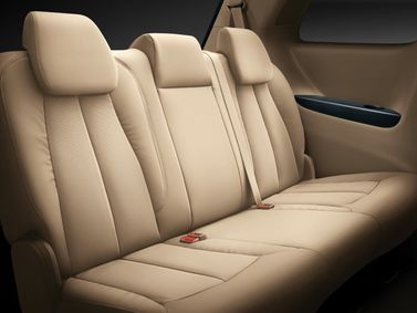 Buick GL8 ثانياً، ميني فان — المقاعد الخلفية