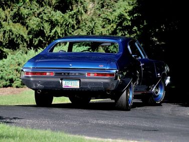 Buick GS I، كوبيه — منظر خلفي أيمن